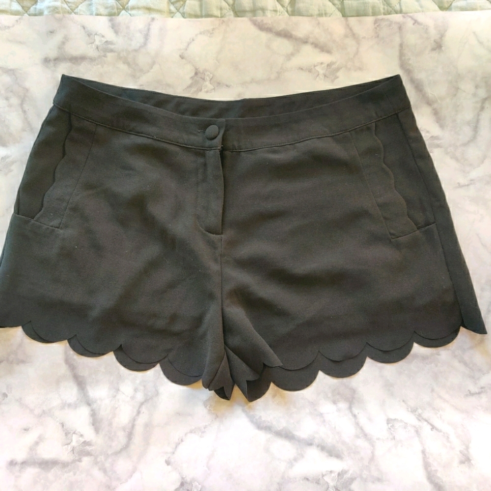 Francesca's Scalloped Shorts Black